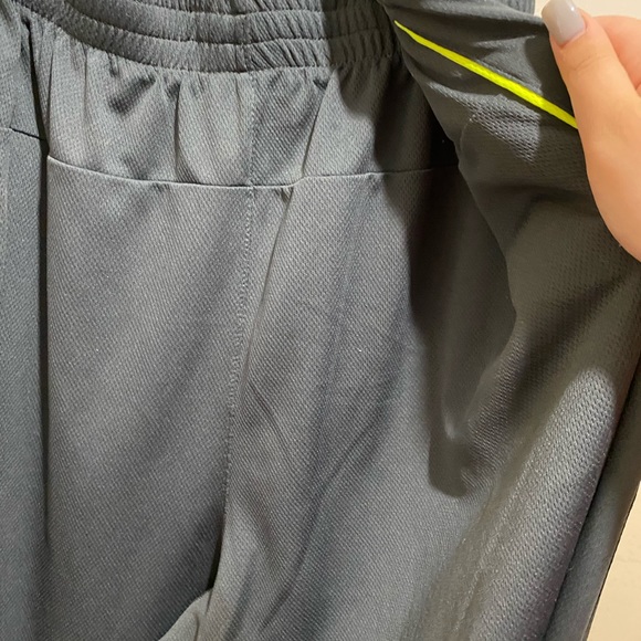 grey and yellow sweats - Picture 3 of 10